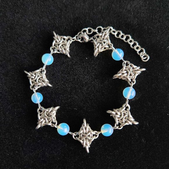 Silver star and blue opalites chainmail bracelet - Picture 2 of 11